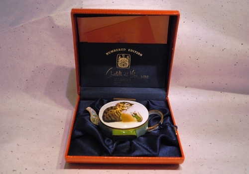 社長宅で発掘・入手困難品・美品　Charlotte di Vita enamel teapotミニティーポット猫とねずみ