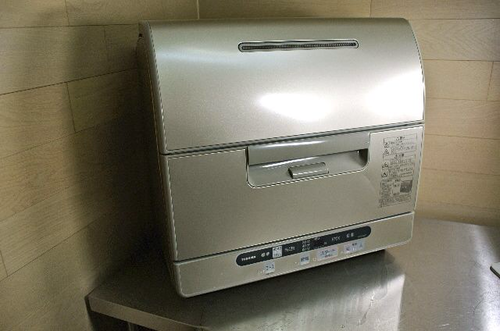 （再出品）東芝/電気食器洗い機乾燥機/食洗機【DWS-60EZ】