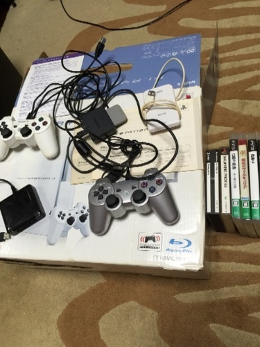 ありがとう売り切れです(⌒▽⌒)初期型PS3グレシャーWhite美品中古♡