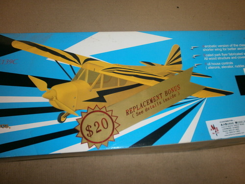 ラジコン飛行機キット　　Clipped Wing Cub 電動　モータ付　フィルム張り半完成品