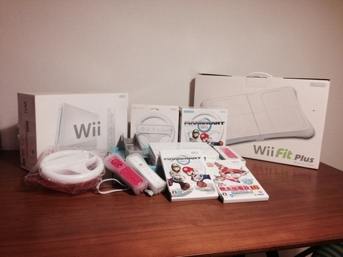 \u003c終了しました\u003e 10000円ポッキリ!!　Wii 本体＋マリオカート＋Wii Fit + 桃鉄ソフト　超美品　直接引取限定!!