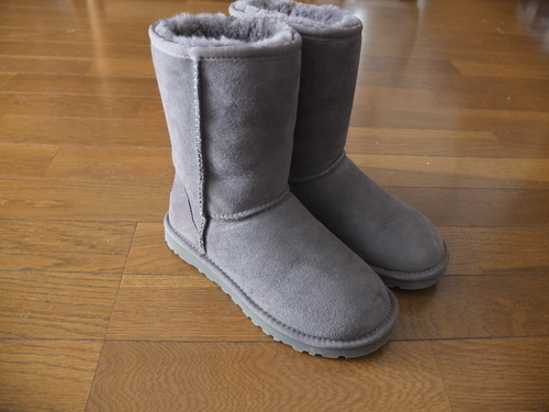 UGG　アグ ムートンブーツ　クラシックショート　3回着用　美品