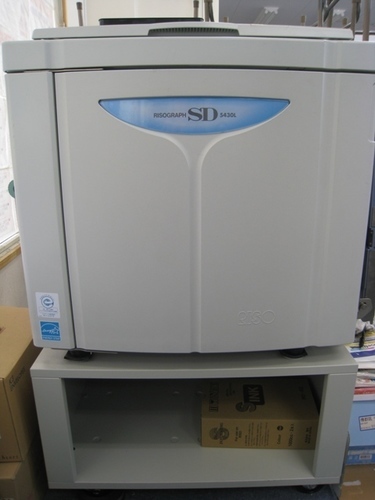 美品の印刷機（輪転機）を定価の３０％で