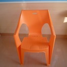 プラスチック製の椅子