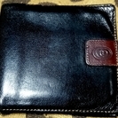 GUCCI グッチ  レザー 二つ折り財布　色：ブラック