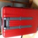 大型スーツケース赤