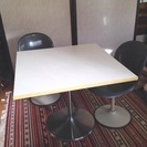 《商談中》白テーブル