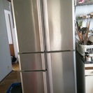 大型の冷蔵庫