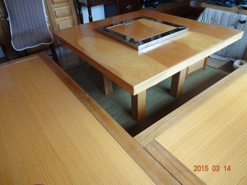 囲炉裏付きテーブル長椅子4点セット (かつぶい) 青山のダイニングセットの中古あげます・譲ります｜ジモティーで不用品の処分