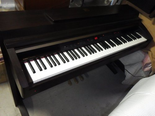 YAMAHA 本格派電子ピアノ CLP-230　引取限定