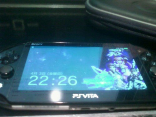 PSvita（型番2000）＋メモリーカード３２GB＋PSNOVAソフト1本