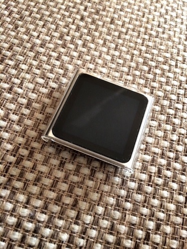 iPod nano《美品使用回数一回》送料無料