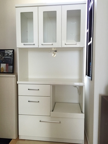 ホワイト 綺麗な　キッチンボード 食器棚 札幌 江別 白い家具です！配達も可能♪