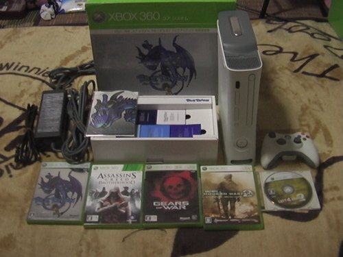 売約済　　XBOX360＋20GBHDD＋ブルードラゴン初回限定フィギア＋アナログコントローラー＋ソフト5本付き