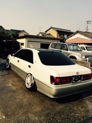 17クラウンカスタムキャンバー じーに 徳島のクラウンの中古車 ジモティー