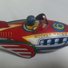 ブリキのおもちゃ　レトロなロケットカー