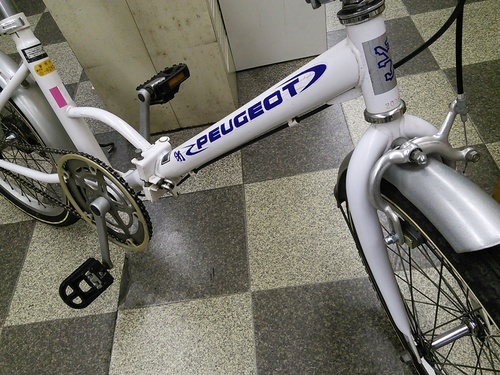 D282　★13800円★美品★　折りたたみ中古自転車【20インチ　グレイ 】 D282 ☆13800円☆美品☆ 折りたたみ中古自転車【20インチ グレイ 】