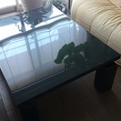 ピアノ塗装のテーブル