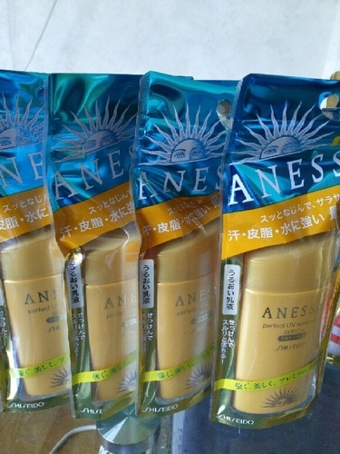 アネッサ パーフェクトUV サンスクリーンAA SPF50 60ml×４セット