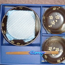 季節の食器（茶色・桜、箱付き）