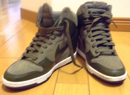 (新品同様）NIKE 女性用Dunk Sky Hi (US6/UK3.5/EUR36.5/23cm)