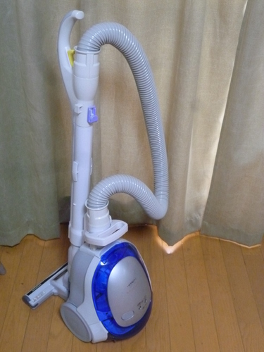 【受け渡し完了】 日立　掃除機　CV-PU10 ７０００円でお譲りします。