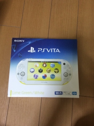 新品！！PlayStation Vita Wi-Fiモデル ライムグリーン/ホワイト (PCH-2000ZA13)