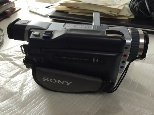 （終了しました。ありがとうございました。）(ビデオカメラ)SONY　Digital　Handycam DCR-TRV240K