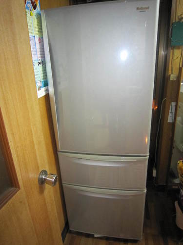 お安くしました。ナショナル　３ドア　冷蔵庫　320L　使用少ないです。　柏市からお届けします。
