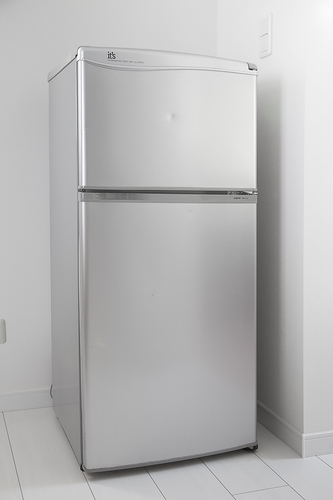 SANYO 冷蔵庫　型番 SR-111J