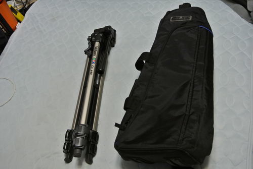 \u003c終了\u003e（中古品）カメラ三脚と三脚入れのセット☆