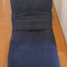 座椅子（濃いブルー）