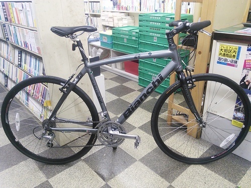[1680]Bianchi camaleonte4 ビアンキ カメレオン4　クロスバイク　700×28c　3×9段変速　アルミフレーム　カーボンフォーク　カーボンバック　Vブレーキ　グレー