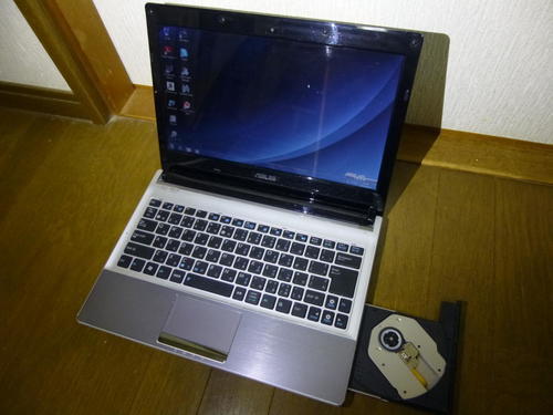 [取引中]　値下げしました! ASUS Win7 / Core-i3 (2.4GHz) / 2GB / 320GB / DVD-RW / Office2013 [U30JC]