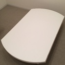 新品、未使用のイタリア製リフティングテーブル