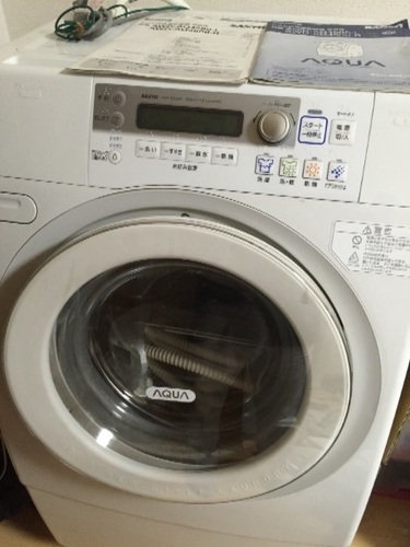 SANYOドラム式洗濯乾燥機です