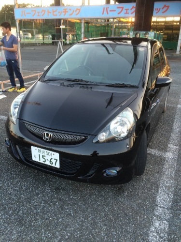 車 フィット 黒