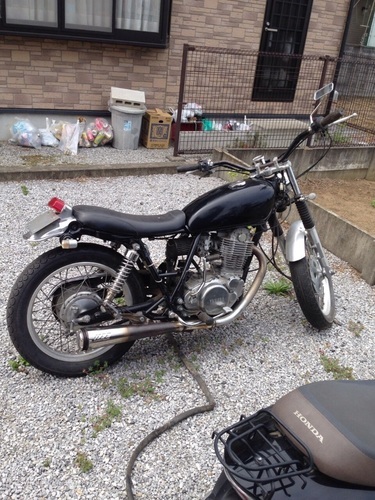 SR400 カスタムベースに  車検切れ 不動車