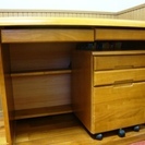 木製の高級感ある学習机