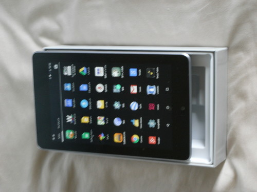 ⒶHP製 実測重量884g Webカメラ前背面内蔵 HDMI出力あり Windows 10