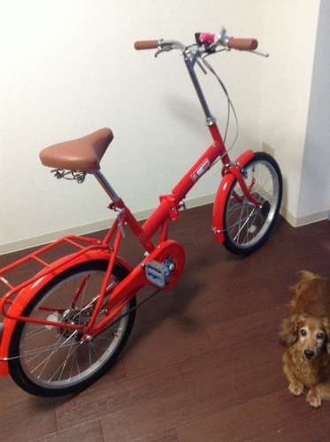 真っ赤な可愛い折りたたみ自転車