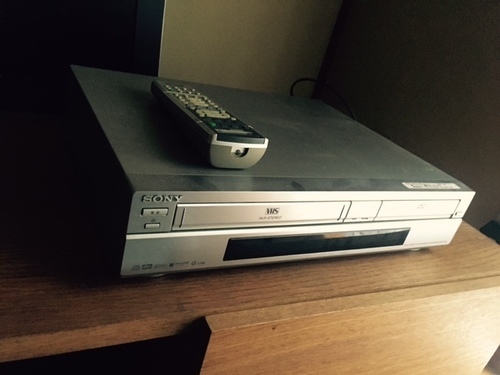 【値下げしました 8/8 迄】 SONY ビデオ一体型DVDレコーダー［RDR-VD60］