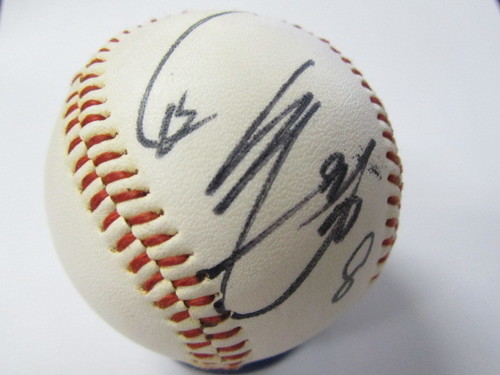 広島カープ サインボール 山本浩二 背番号8 プロ野球 ぐっさいくる 広島の野球の中古あげます 譲ります ジモティーで不用品の処分