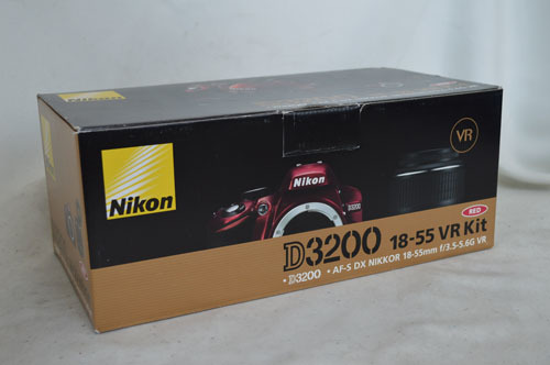 Nikon D3200 VR18-55 レンズキット REDのご案内です