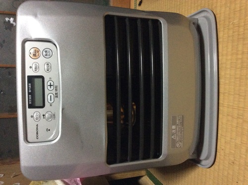 （取引中）11年製 9～12畳 コロナ◎石油ファンヒーター FH-G3211Y　灯油缶18L