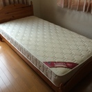 スプリングマット型と畳型シングルベッド