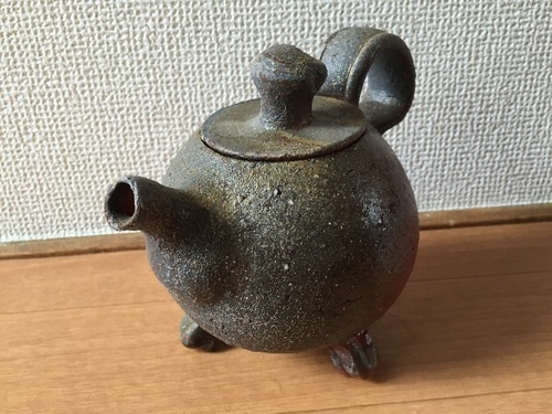 （終了）備前焼 外国人作家さんのコロンとかわいい急須