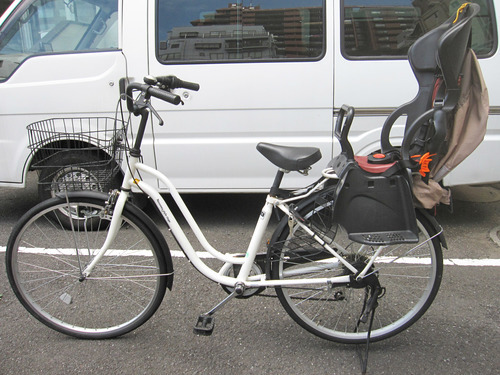 ※　引き渡し予約済み　中古　ママチャリ　自転車　26インチ　後ろ　チャイルドシート付き　アンパンマンヘルメット付き