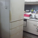 ４４０Ｌ冷蔵庫(１番上の段の冷蔵が壊れてます)