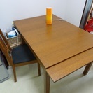 IKEA伸長式テーブルとイス2脚